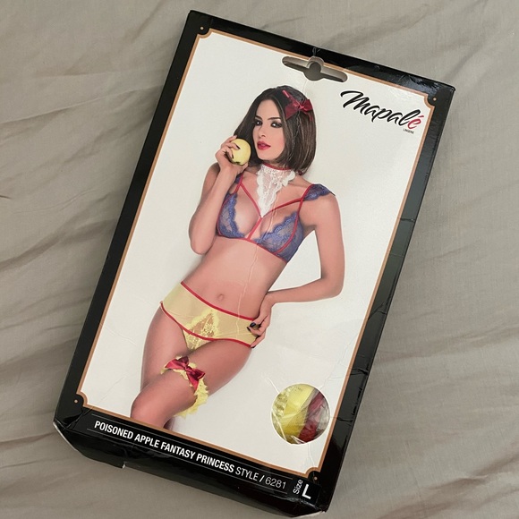 BNIB Disney Princess - Snow White Lingerie s. L - Picture 2 of 2